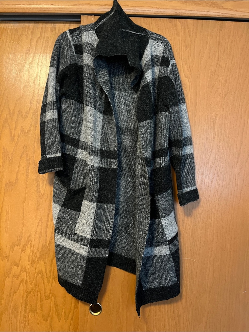 Love Stitch Black & Gray Plaid Open-Front Coatigan